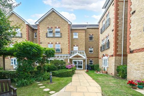 2 bedroom flat for sale, Draper Close, Isleworth TW7