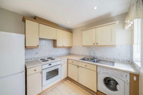 2 bedroom flat for sale, Draper Close, Isleworth TW7