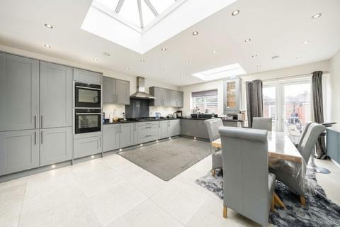 4 bedroom house for sale, Worton Gardens, Isleworth TW7