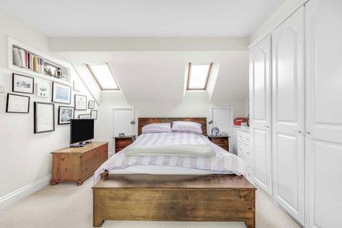23 Mill Plat Avenue, Isleworth, TW7 6RD