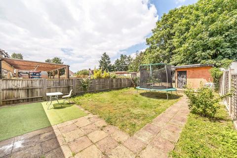 4 bedroom semi-detached house for sale, Great West Road, Hounslow TW5