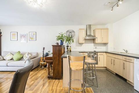 2 bedroom flat for sale, Prince Regent Road, Hounslow TW3