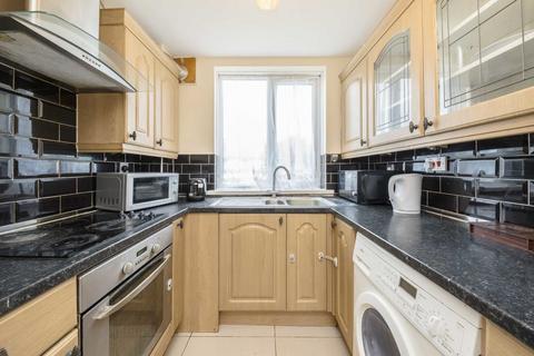 2 bedroom flat for sale, St. Stephens Road, Hounslow TW3