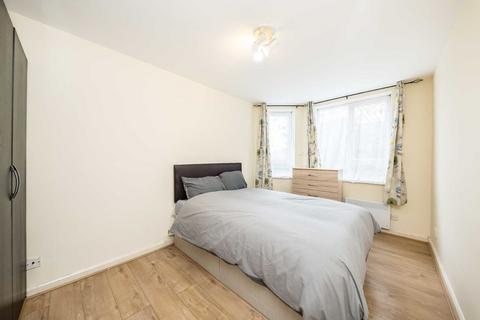 2 bedroom flat for sale, St. Stephens Road, Hounslow TW3