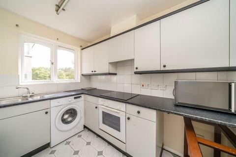 2 bedroom flat for sale, Stirling Grove, Hounslow TW3