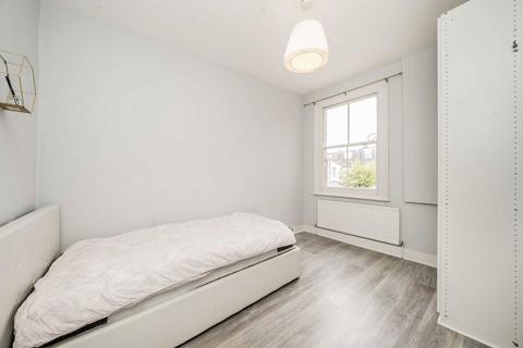 2 bedroom flat for sale, Castle Road, Isleworth TW7