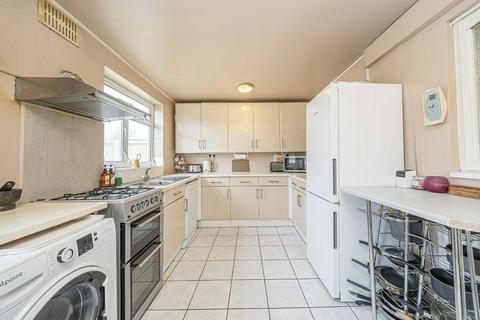 7 Pickwick Close, Hounslow, TW4 5ED