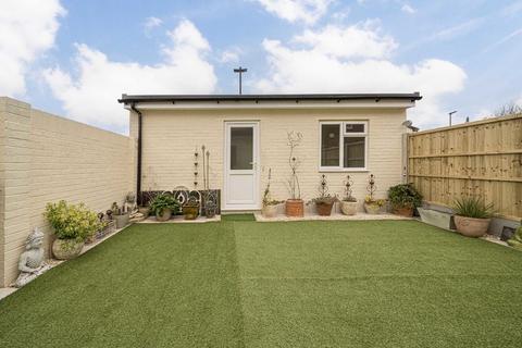 7 Pickwick Close, Hounslow, TW4 5ED