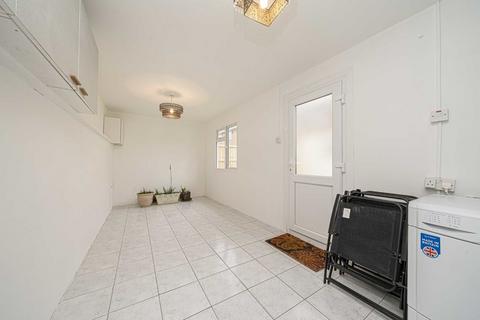 7 Pickwick Close, Hounslow, TW4 5ED