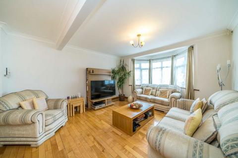 4 bedroom semi-detached house for sale, Munster Avenue, Hounslow TW4