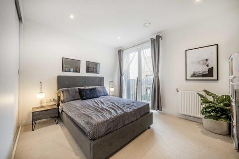 1 bedroom flat for sale, Clarke Avenue, Hounslow TW3