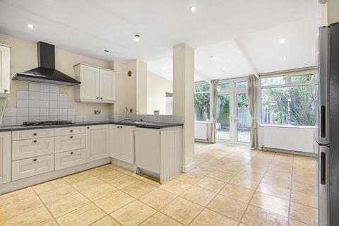 25 Pevensey Close, Isleworth, TW7 4QS