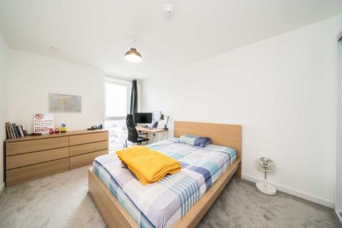 3 bedroom flat for sale, Prince Regent Road, Hounslow TW3