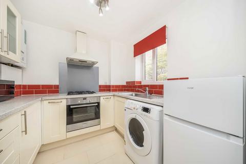 Studio for sale, Kilberry Close, Isleworth TW7