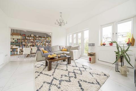 8 Marbaix Gardens, Isleworth, TW7 4FD