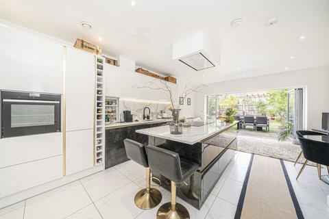 8 Marbaix Gardens, Isleworth, TW7 4FD