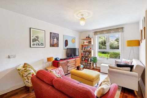 1 bedroom flat for sale, Beechen Cliff Way, Isleworth TW7