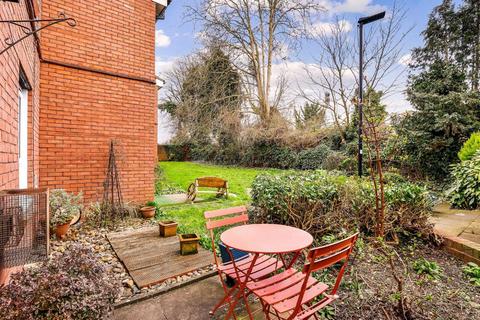 1 bedroom flat for sale, Beechen Cliff Way, Isleworth TW7