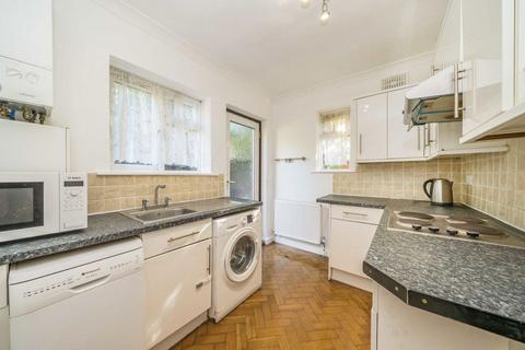 2 bedroom flat for sale, Warkworth Gardens, Isleworth TW7