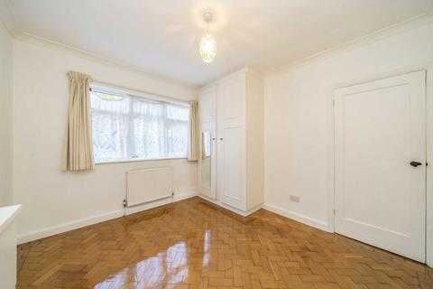 2 bedroom flat for sale, Warkworth Gardens, Isleworth TW7