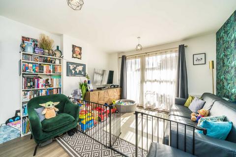 1 bedroom flat for sale, Pears Road, Hounslow TW3