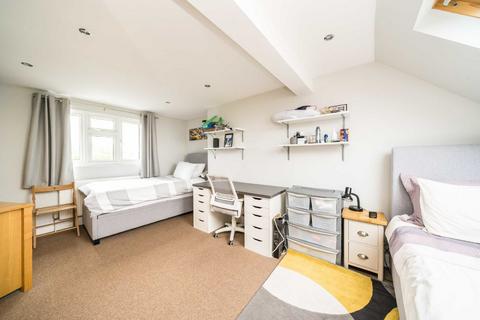 47 Lyncroft Gardens, Hounslow, TW3 2QU