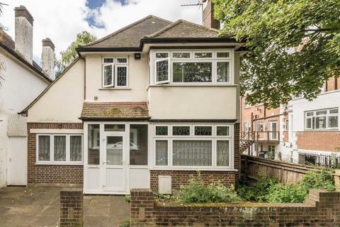 4 bedroom detached house for sale, Eversley Crescent, Isleworth TW7