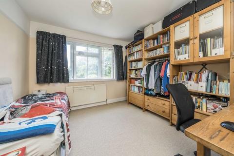 47 Eversley Crescent, Isleworth, TW7 4LD