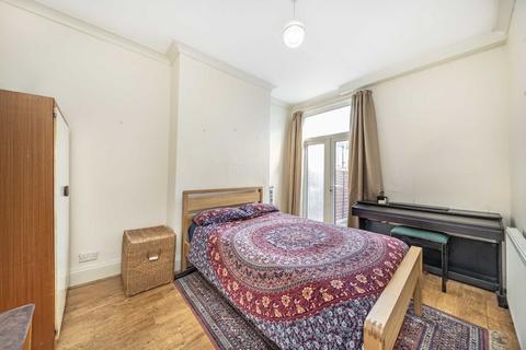 3 bedroom terraced house for sale, Wellington Road South, Hounslow TW4