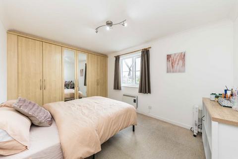 1 bedroom flat for sale, London Road, Isleworth TW7