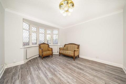 8 bedroom semi-detached house to rent, Bath Road, Hounslow TW5