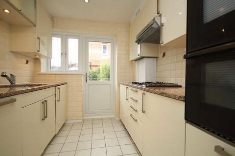 3 bedroom terraced house to rent, Kilberry Close, Isleworth TW7