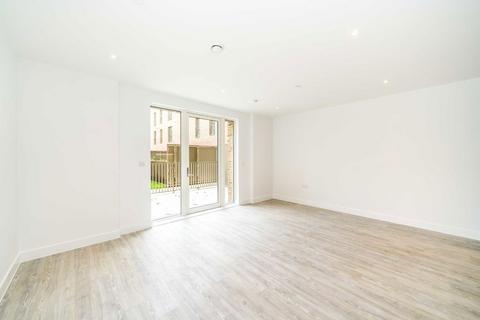 1 bedroom flat for sale, Lampton Parkside, Hounslow TW3