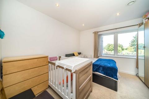 1 bedroom flat for sale, Chrislea Close, Hounslow TW5