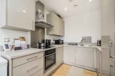 1 bedroom flat for sale, London Road, Isleworth TW7