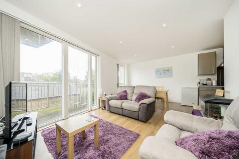 1 bedroom flat for sale, London Road, Isleworth TW7