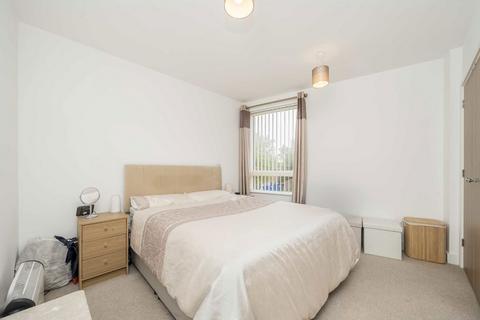 1 bedroom flat for sale, London Road, Isleworth TW7