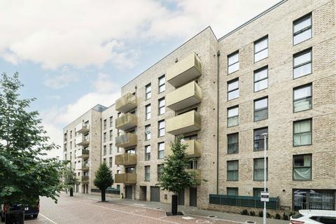 1 bedroom flat for sale, Selbourne Avenue, Hounslow TW3