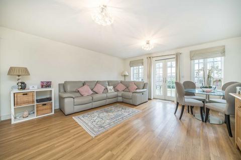 5 County Gardens, Isleworth, TW7 7EH