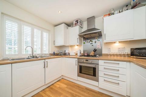 5 County Gardens, Isleworth, TW7 7EH