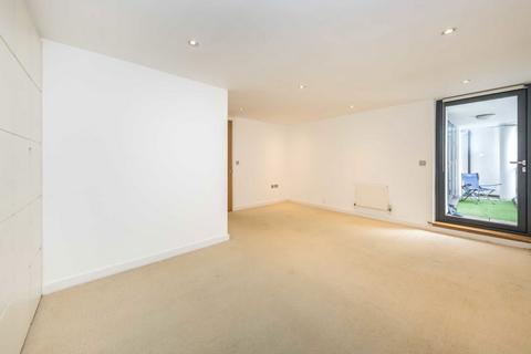 11 Bouton Place, London, N1 1TR