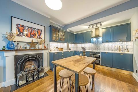 2 bedroom flat for sale, Balfour Road, London N5