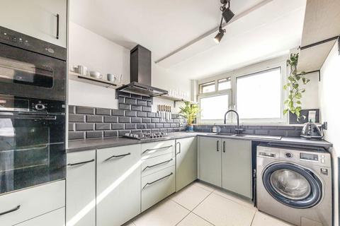 1 bedroom flat for sale, St. Peter's Way, London N1