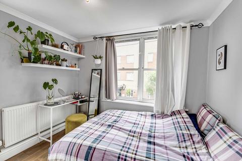 2 bedroom maisonette for sale, Rona Walk, London N1