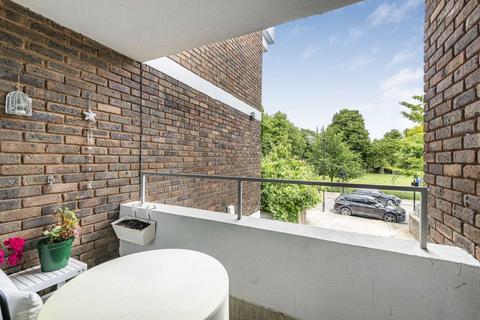 2 bedroom maisonette for sale, Rona Walk, London N1