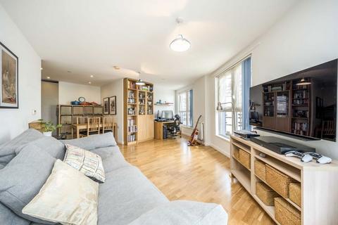 2 bedroom flat for sale, Queensland Road, London N7