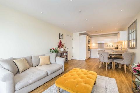 2 bedroom flat for sale, Queensland Road, London N7