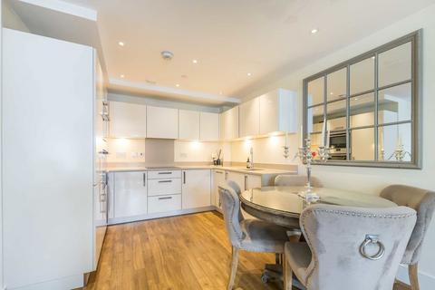 2 bedroom flat for sale, Queensland Road, London N7