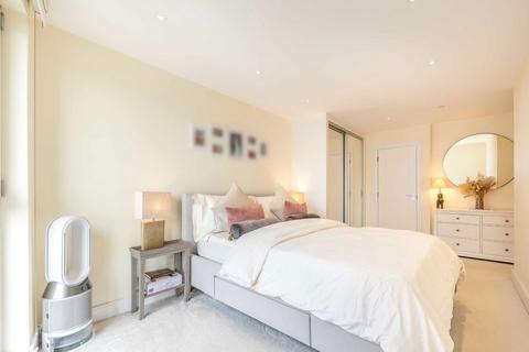 2 bedroom flat for sale, Queensland Road, London N7