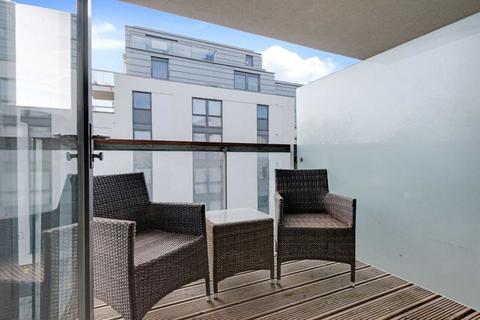 1 bedroom flat for sale, Packington Street, London N1